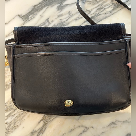 Vintage Coach Crossbody Bag in Black Leather - Picture 3 of 7
